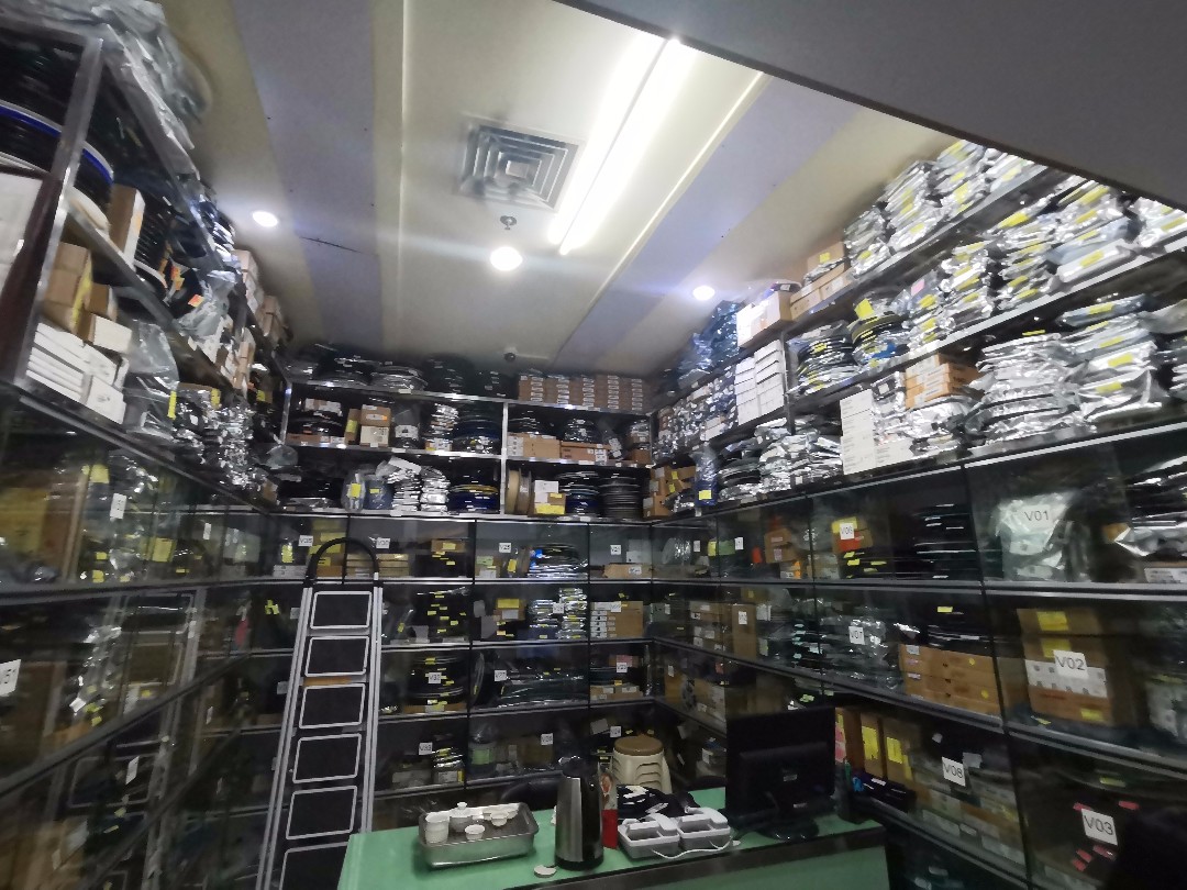 连接器选择时，如何兼顾各项性能？深圳市嘉源盛业电子带您了解关键因素。